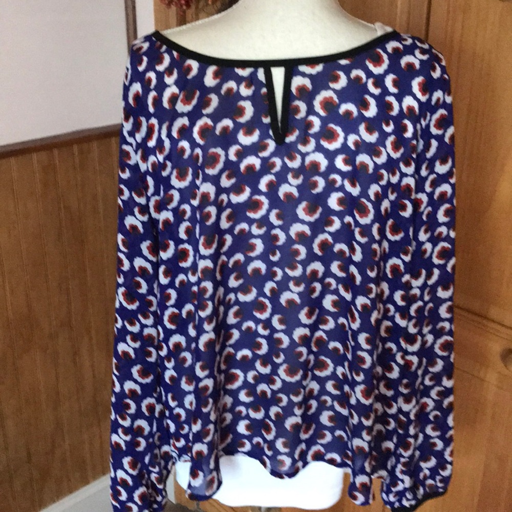 Purple flowered top - Picture 3 of 4